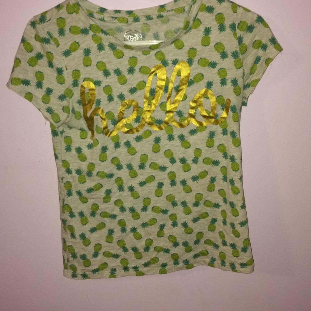 age 10 or so "hello" pinneapple tshirt